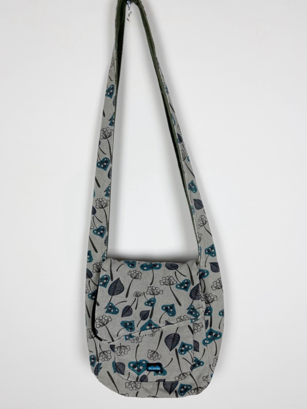 KAVU Secret Squirrel Purse Canvas Crossbody - Picture 8 of 8